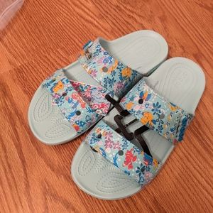 NWT Disney Vera Bradley Little Mermaid Crocs Sandals women's sz 10